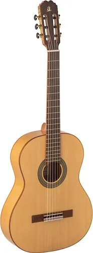 Admira flamenca Macarena guitar with solid spruce top