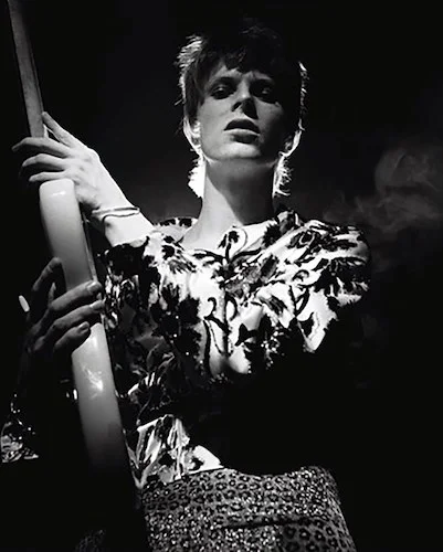 David Bowie - Rock 'N' Roll Star!