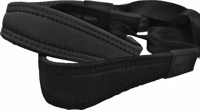 Fully-adjustable Flex saxophone strap with soft shoulder padding and reinforced neck pads, black
