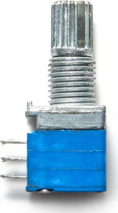 TRIPLE POTENTIOMETER 470KC/100KB/100KB SQUARE W/ METAL SHAFT